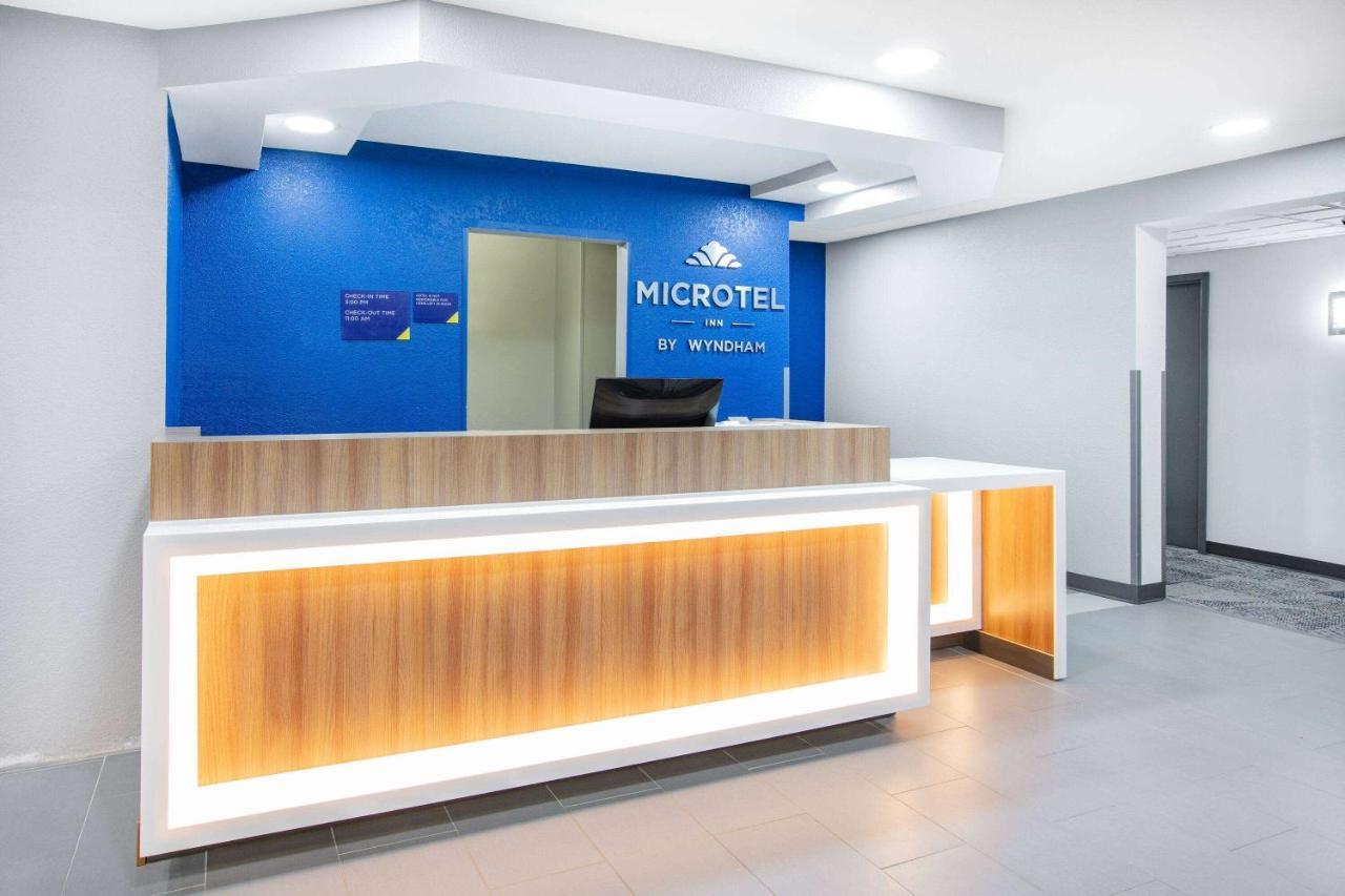 Microtel Inn By Wyndham Беклі Екстер'єр фото
